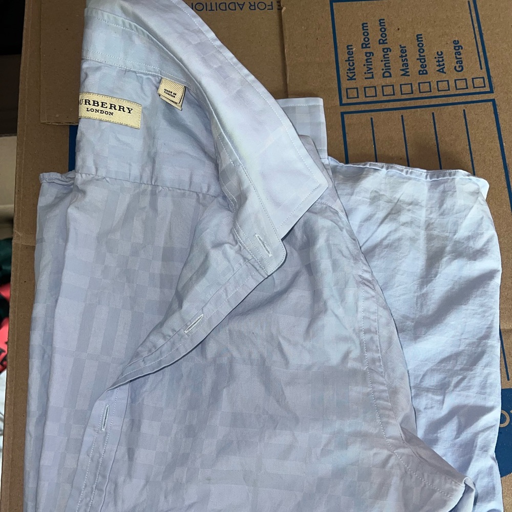 Men’s Burberry button up shirt size 15 1/2 - 39